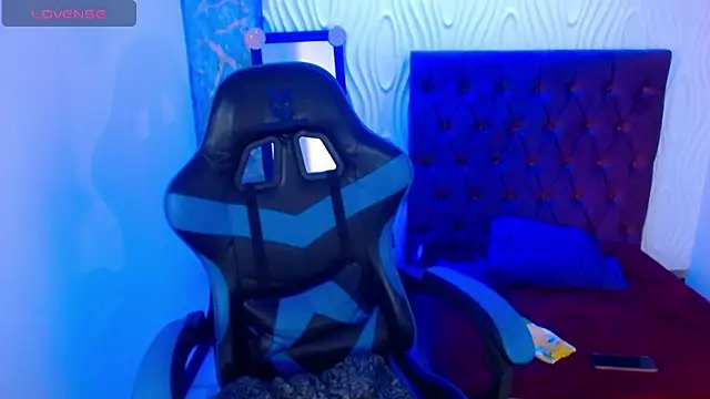 Anniee x online show from March 19, 2025, 12:56 pm