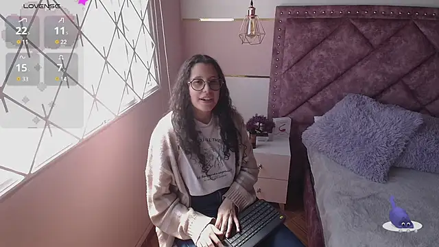 Charlotte  Miller online show from January 18, 2025, 6:21 pm