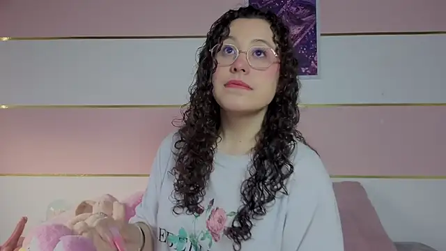 Charlotte  Miller online show from November 21, 2025, 11:31 am