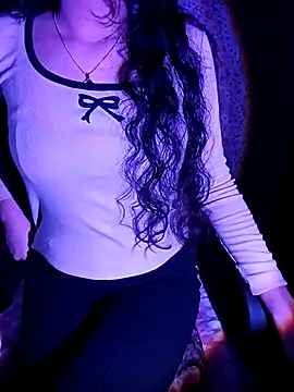 Angelnirvanaa online show from November 7, 2025, 12:27 pm