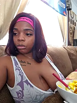 Snapshot of Sade_summer chatting on January 14, 2025, 7:32 pm Sade summer online show from January 14, 2025, 7:32 pm