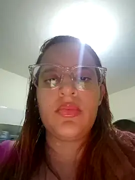 Snapshot of AliceRuivinha2 chatting on January 16, 2025, 12:45 am AliceRuivinha2 online show from January 16, 2025, 12:45 am