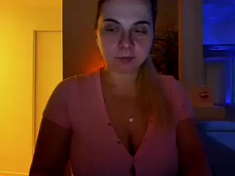 Snapshot of HappyIva chatting on January 30, 2025, 8:11 am HappyIva online show from January 30, 2025, 8:11 am