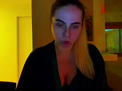 Snapshot of HappyIva chatting on February 3, 2025, 11:53 am HappyIva online show from February 3, 2025, 11:53 am