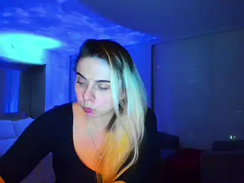 Snapshot of HappyIva chatting on February 4, 2025, 12:22 pm HappyIva online show from February 4, 2025, 12:22 pm