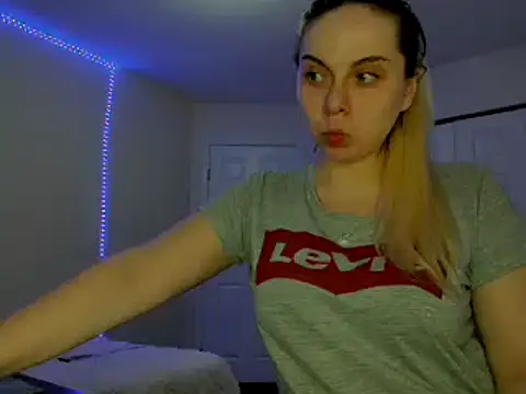 Snapshot of HappyIva chatting on February 27, 2025, 9:54 am HappyIva online show from February 27, 2025, 9:54 am
