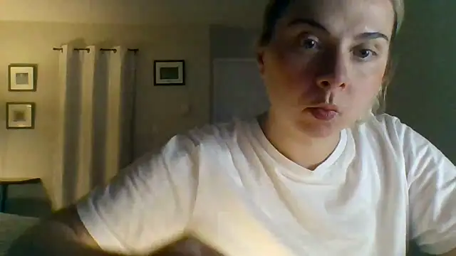 HappyIva online show from October 8, 2025, 5:16 am