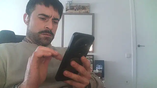 Snapshot of Patrickhound chatting on January 31, 2025, 2:49 pm Patrickhound online show from January 31, 2025, 2:49 pm