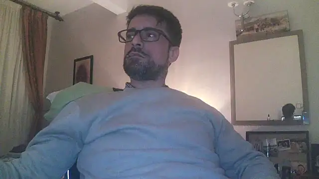 Snapshot of Patrickhound chatting on March 6, 2025, 1:48 am Patrickhound online show from March 6, 2025, 1:48 am