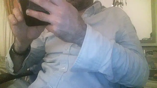 Snapshot of Patrickhound chatting on November 23, 2025, 1:38 am Patrickhound online show from November 23, 2025, 1:38 am