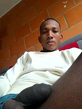 EmiroAndr3S online show from January 6, 2026, 8:12 pm