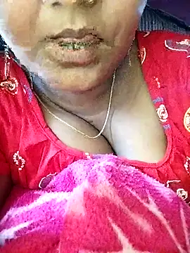 Snapshot of YERY_HOT chatting on February 24, 2026, 6:33 am YERY HOT online show from February 24, 2026, 6:33 am