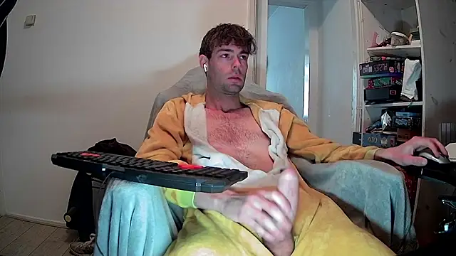 onesieboyx online show from March 26, 2026, 3:50 pm