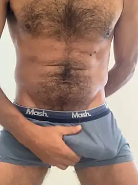 JoaoLenhador online show from February 4, 2025, 12:00 pm