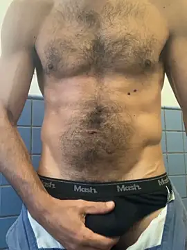 JoaoLenhador online show from March 11, 2025, 7:25 pm