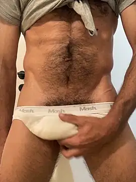 JoaoLenhador online show from September 8, 2025, 9:25 pm