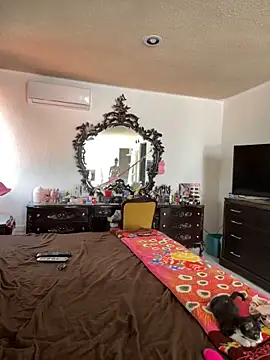 Izy cute  online show from October 22, 2025, 5:13 pm