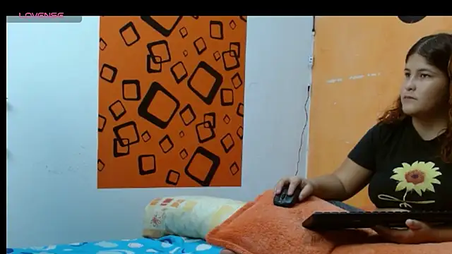 Snapshot of fabyana-queen chatting on February 6, 2025, 2:37 pm fabyana-queen online show from February 6, 2025, 2:37 pm