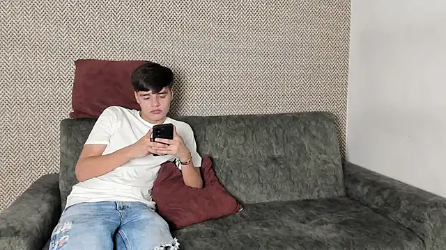 jhoseth sexxx18 online show from February 4, 2025, 7:11 pm