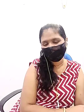 Snapshot of Lucky-Deepthi chatting on February 20, 2025, 4:57 pm Lucky-Deepthi online show from February 20, 2025, 4:57 pm