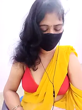 Snapshot of Lucky-Deepthi chatting on October 15, 2025, 10:21 pm Lucky-Deepthi online show from October 15, 2025, 10:21 pm