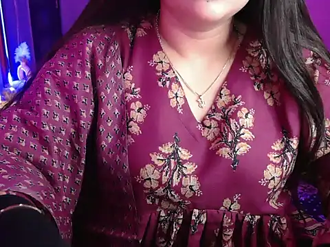 Snapshot of Mitikaa chatting on September 28, 2025, 2:33 pm Mitikaa online show from September 28, 2025, 2:33 pm