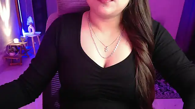 Snapshot of Mitikaa chatting on October 11, 2025, 2:04 pm Mitikaa online show from October 11, 2025, 2:04 pm