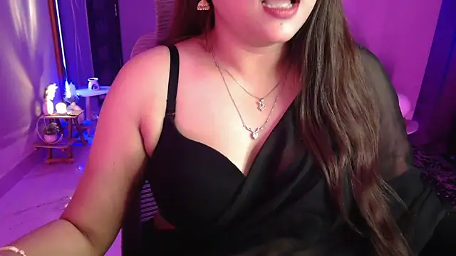 Snapshot of Mitikaa chatting on October 25, 2025, 2:13 pm Mitikaa online show from October 25, 2025, 2:13 pm