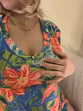 Snapshot of Maya_mimi chatting on January 14, 2026, 2:12 pm Maya mimi online show from January 14, 2026, 2:12 pm