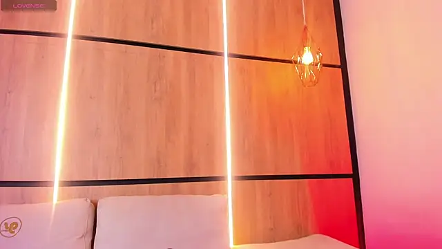 ashlyn parker online show from September 27, 2025, 8:14 pm