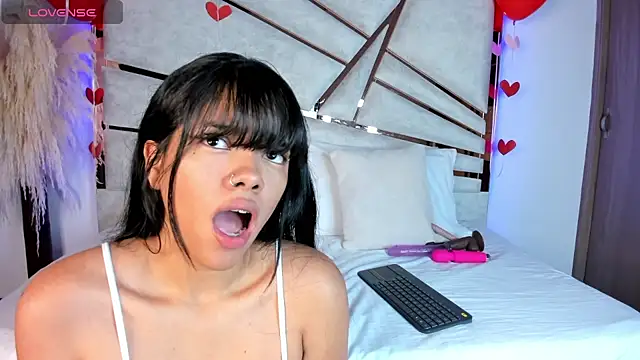 Snapshot of ssofijohnsonx chatting on February 23, 2025, 10:17 am ssofijohnsonx online show from February 23, 2025, 10:17 am