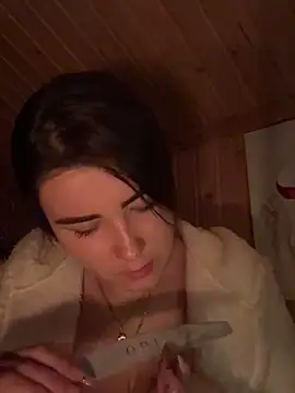 mewKate online show from February 8, 2026, 9:29 pm