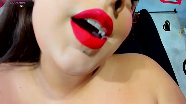 Snapshot of NAHIARA_LEE chatting on February 21, 2026, 12:28 pm NAHIARA LEE online show from February 21, 2026, 12:28 pm