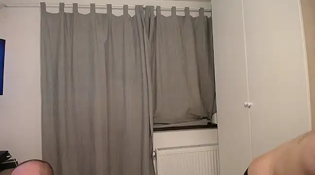 adryanyou46 online show from February 13, 2025, 6:05 pm