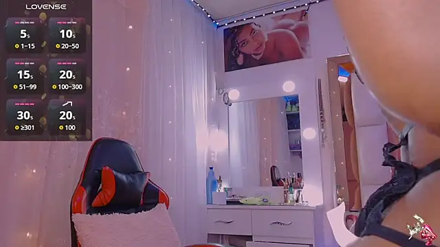 Snapshot of Aliana_Ross chatting on February 13, 2026, 8:10 am Aliana Ross online show from February 13, 2026, 8:10 am