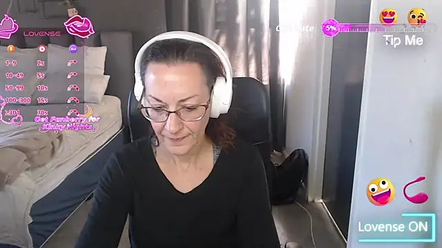 Snapshot of boeslaboes1 chatting on May 10, 2026, 5:34 am boeslaboes1 online show from May 10, 2026, 5:34 am