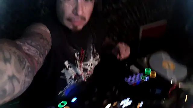 justthetip4209 online show from April 22, 2026, 6:09 pm