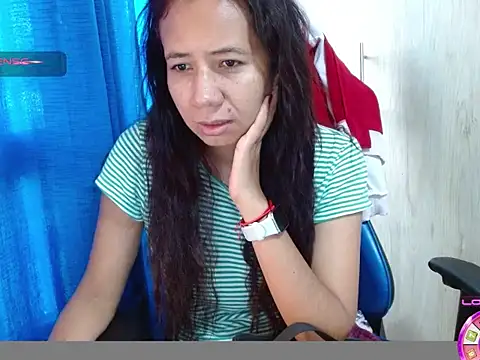 Danielagomez33 online show from February 18, 2026, 12:23 pm