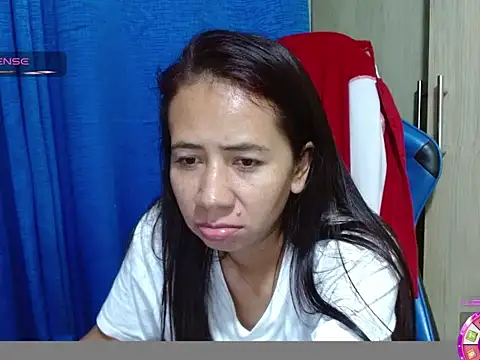 Danielagomez33 online show from February 23, 2026, 2:20 am