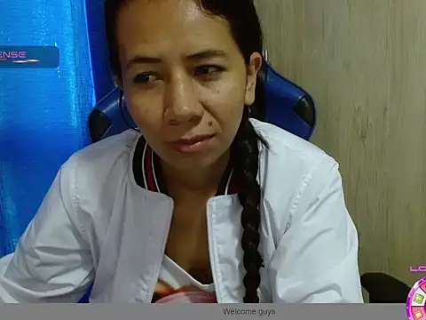 Danielagomez33 online show from March 21, 2026, 12:43 pm