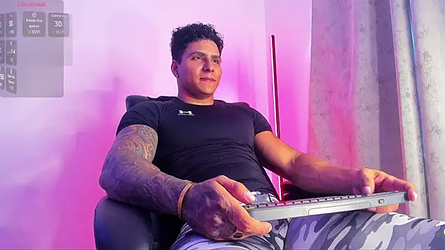 Snapshot of Maximoscott chatting on February 26, 2025, 5:50 pm Maximoscott online show from February 26, 2025, 5:50 pm