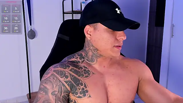 Snapshot of Maximoscott chatting on October 15, 2025, 12:55 am Maximoscott online show from October 15, 2025, 12:55 am