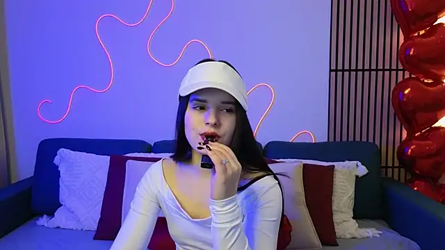 Snapshot of Harleen_Moore chatting on February 13, 2025, 11:06 am Harleen Moore online show from February 13, 2025, 11:06 am