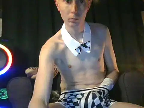 Slytherin-Boy009 online show from January 7, 2025, 8:31 pm