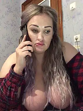 VikiiStoun online show from November 3, 2025, 3:24 pm