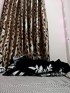Snapshot of karishma_kappur chatting on February 19, 2025, 6:00 pm karishma kappur online show from February 19, 2025, 6:00 pm