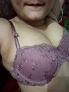 Snapshot of karishma_kappur chatting on March 15, 2025, 9:52 am karishma kappur online show from March 15, 2025, 9:52 am