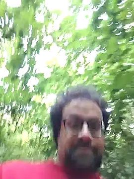 Snapshot of littlehairyman chatting on September 15, 2025, 4:29 pm littlehairyman online show from September 15, 2025, 4:29 pm