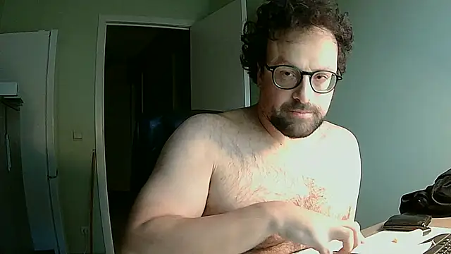 Snapshot of littlehairyman chatting on October 6, 2025, 6:33 am littlehairyman online show from October 6, 2025, 6:33 am
