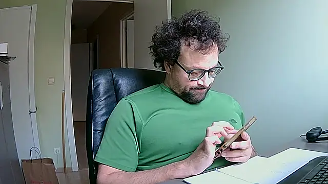 Snapshot of littlehairyman chatting on November 6, 2025, 8:04 am littlehairyman online show from November 6, 2025, 8:04 am